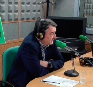 Aitor Esteban en los estudios de Onda Cero Aitor Esteban en los estudios de Onda Cero