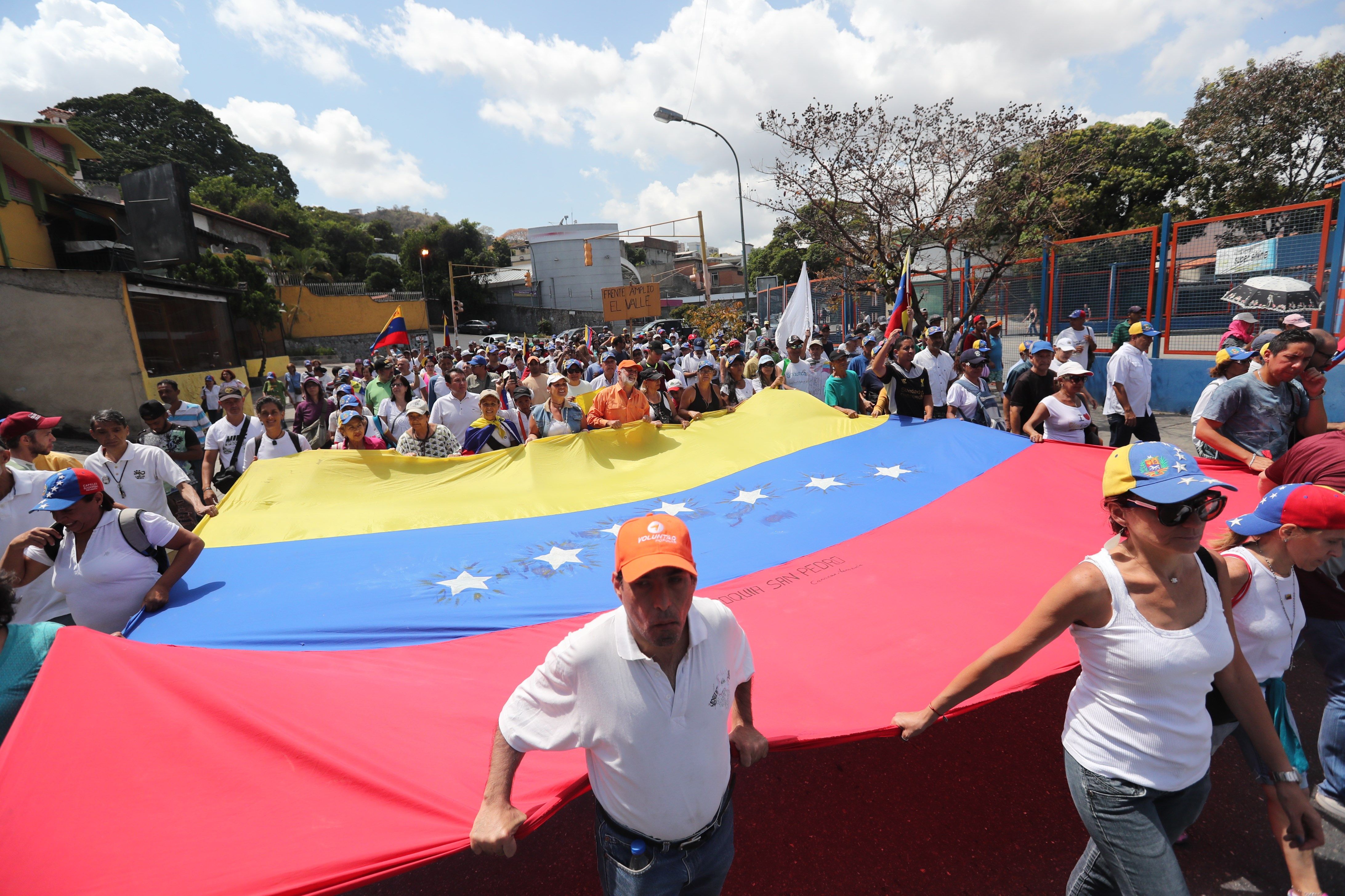 ¿Qué opinan los venezolanos residentes en España de la liberación de Leopoldo López? ¿Qué opinan los venezolanos residentes en España de la liberación de Leopoldo López?