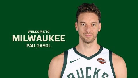 Pau Gasol presentado como jugador de los Milwaukee Bucks