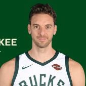 Pau Gasol presentado como jugador de los Milwaukee Bucks