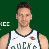 Pau Gasol presentado como jugador de los Milwaukee Bucks Pau Gasol presentado como jugador de los Milwaukee Bucks