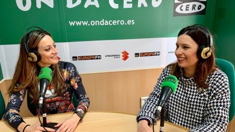 Las doctoras Esther S&aacute;nchez y Laura Fr&iacute;as
