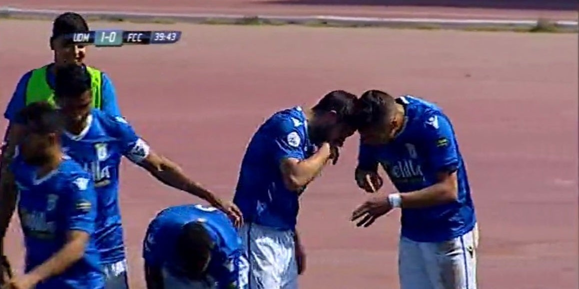 Dos jugadores del Melilla celebran un gol simulando esnifar cocaína Dos jugadores del Melilla celebran un gol simulando esnifar cocaína