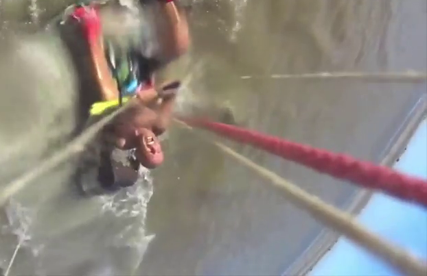 El ataque de un pitbull a un kitesurfista: "La gente no cuida a los perros y después hay accidentes como este" El ataque de un pitbull a un kitesurfista: "La gente no cuida a los perros y después hay accidentes como este"