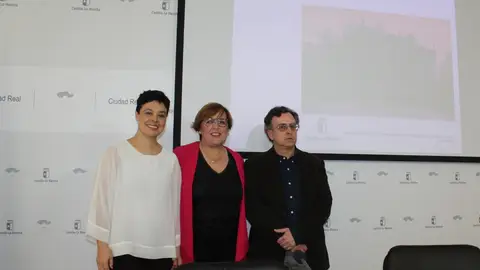 Zamora, Olmedo y García Fenoll han presentado el proyecto de rehabilitación de "La Ferroviaria" Zamora, Olmedo y García Fenoll han presentado el proyecto de rehabilitación de "La Ferroviaria"