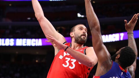 Marc Gasol jugando con los Toronto Raptors