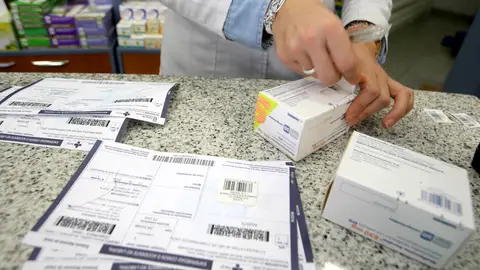Expedición de medicamentos con receta en una farmacia Expedición de medicamentos con receta en una farmacia