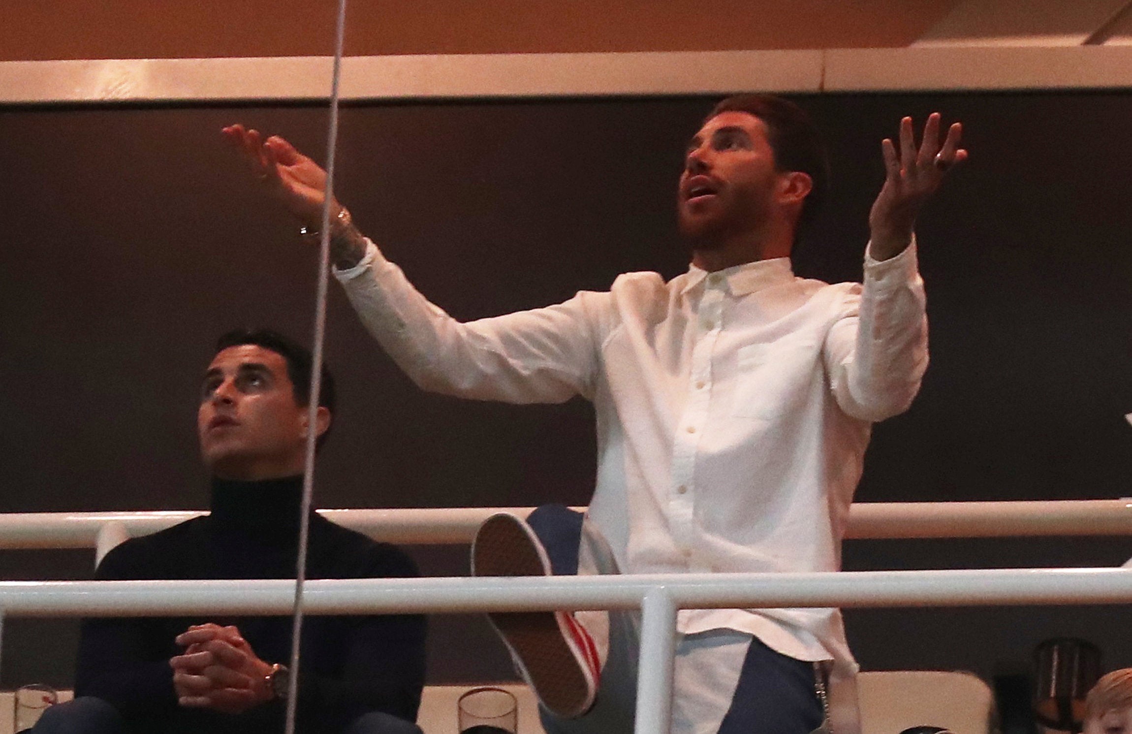 Sergio Ramos estuvo grabando su documental en un palco privado mientras el Real Madrid caía en octavos Sergio Ramos estuvo grabando su documental en un palco privado mientras el Real Madrid caía en octavos