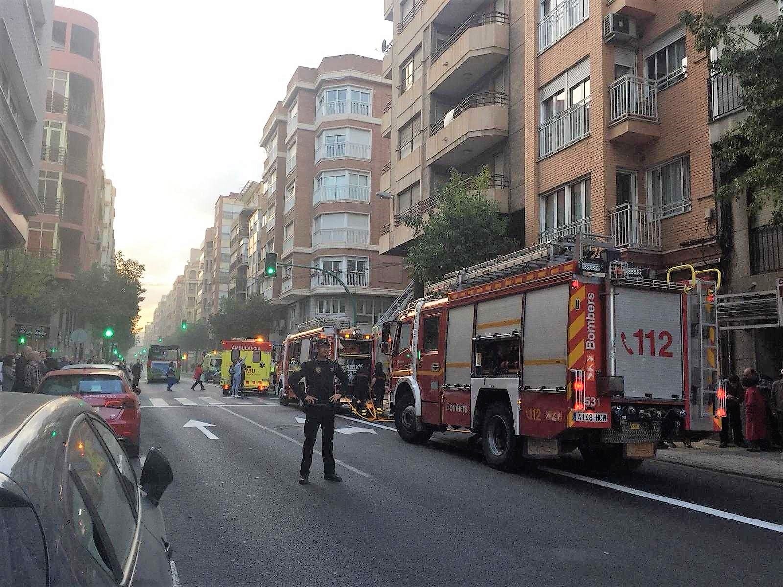 Un hombre fallece en el incendio de una vivienda en la calle Vicente Blasco Ibañez de Elche Un hombre fallece en el incendio de una vivienda en la calle Vicente Blasco Ibañez de Elche