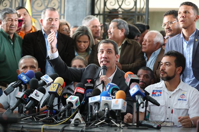 Guaidó anuncia un paro escalonado en la administración pública de Venezuela Guaidó anuncia un paro escalonado en la administración pública de Venezuela