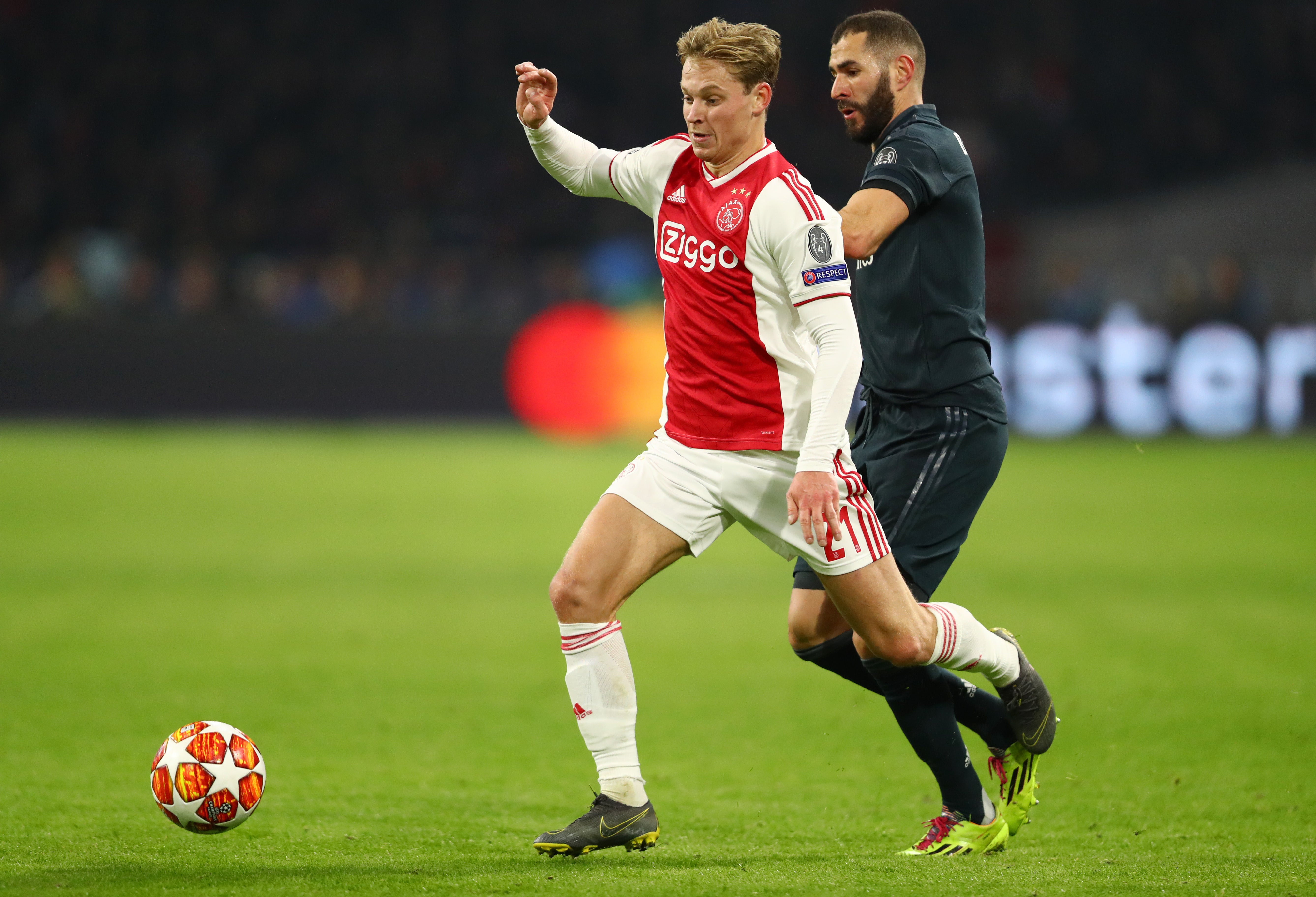 De Jong: "El Barça me pidió cuando me fichó que eliminara al Real Madrid" De Jong: "El Barça me pidió cuando me fichó que eliminara al Real Madrid"