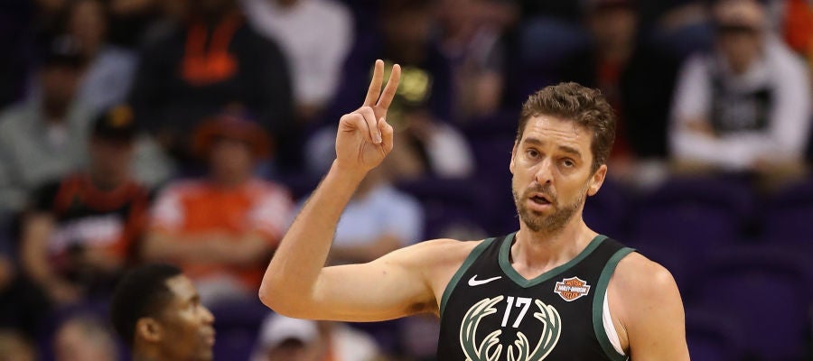 Pau Gasol, en su estreno con los Bucks Pau Gasol, en su estreno con los Bucks