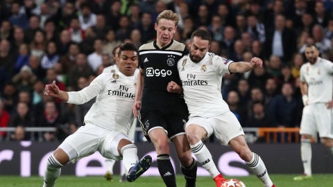 Casemiro y Carvajal intentan parar a De Jong