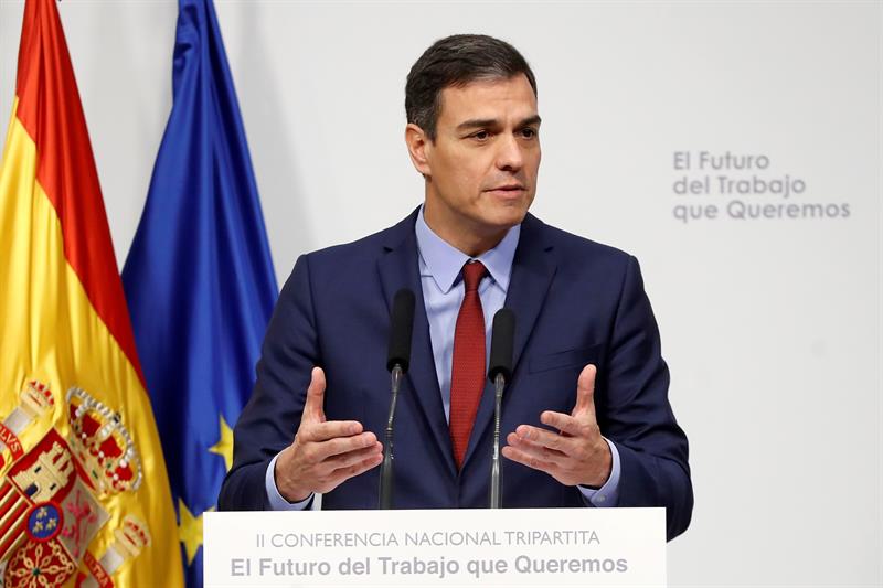 Sánchez ve una "catástrofe" el incendio en Notre Dame y ofrece la ayuda de España para recuperar este patrimonio Sánchez ve una "catástrofe" el incendio en Notre Dame y ofrece la ayuda de España para recuperar este patrimonio