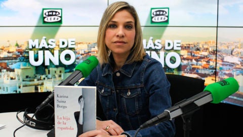 Karina S&aacute;inz Borgo en los estudios de Onda Cero