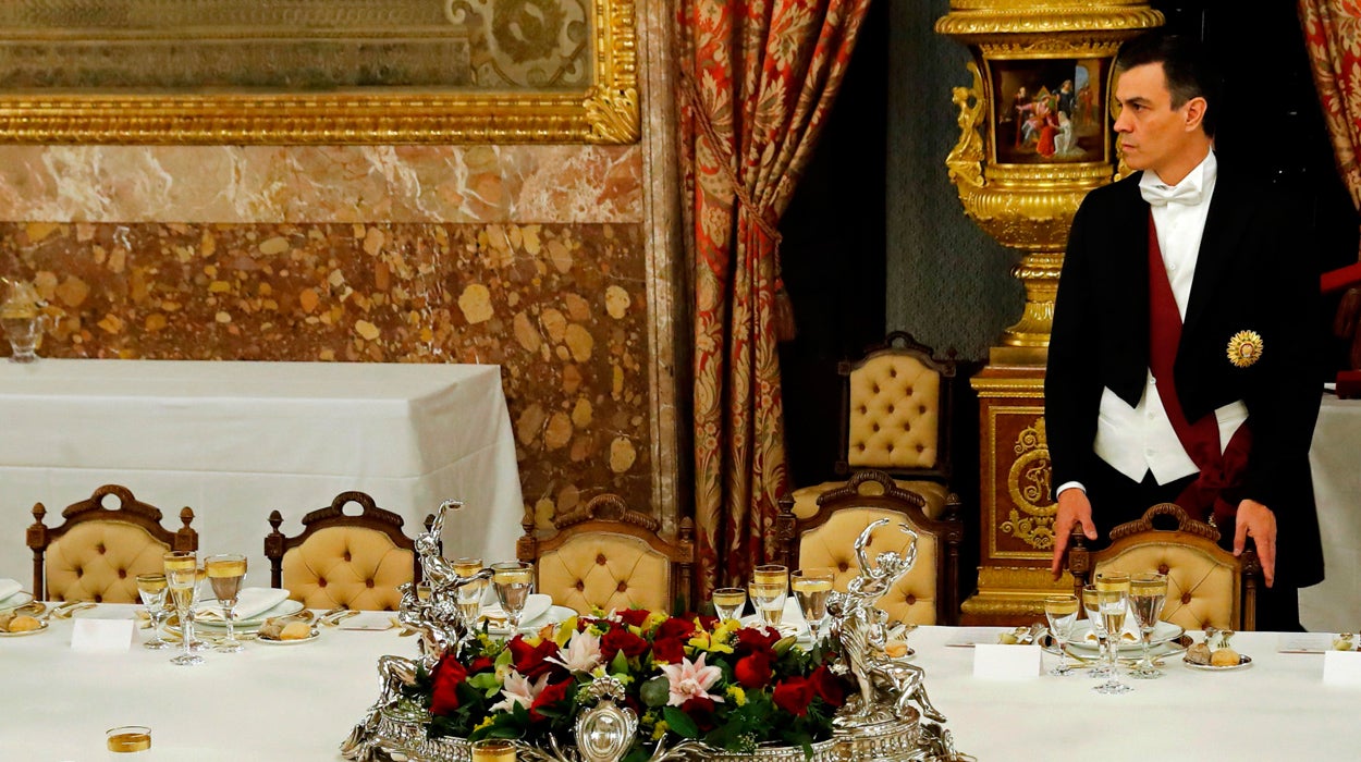 Josemi y Rosa Belmonte: "Lo que más destaca del frac de Sánchez es el pantalón pitillo" Josemi y Rosa Belmonte: "Lo que más destaca del frac de Sánchez es el pantalón pitillo"