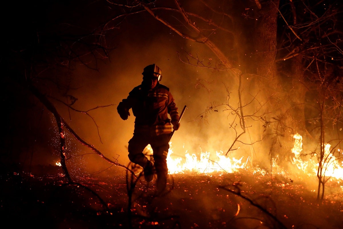 Asturias registra 22 incendios forestales, 16 de ellos activos Asturias registra 22 incendios forestales, 16 de ellos activos
