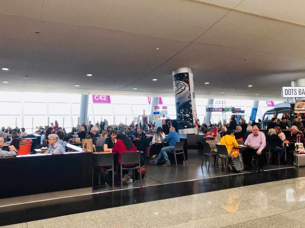 Los aeropuertos de Baleares operarán este fin de semana 2.676 vuelos con 450.354 pasajeros Los aeropuertos de Baleares operarán este fin de semana 2.676 vuelos con 450.354 pasajeros