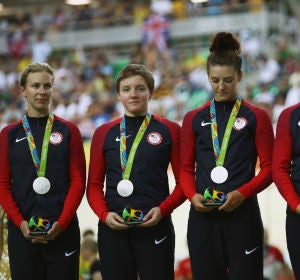 Kelly Catlin, segunda por la izquierda en la imagen Kelly Catlin, segunda por la izquierda en la imagen