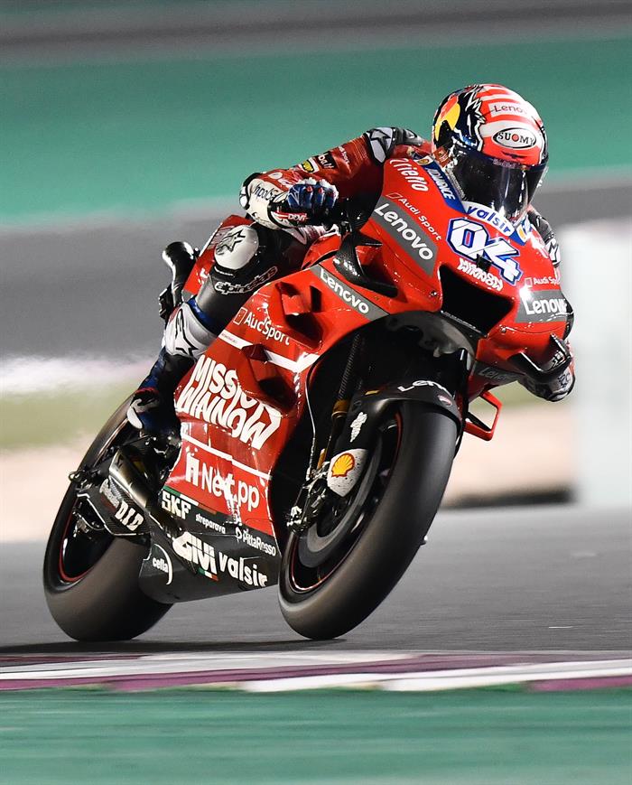 Dovizioso se lleva el GP de Catar en una carrera muy igualada Dovizioso se lleva el GP de Catar en una carrera muy igualada