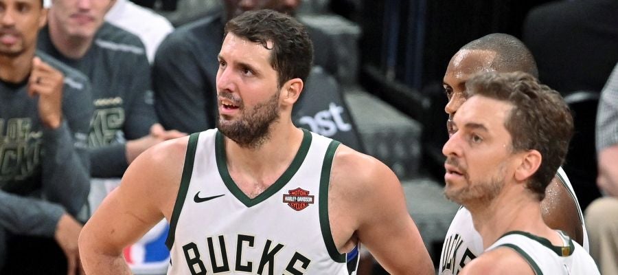 Miortic y Gasol, juntos en pista con los Bucks Miortic y Gasol, juntos en pista con los Bucks