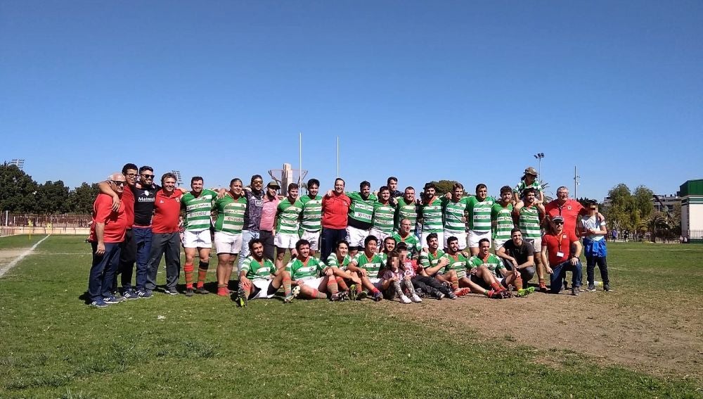 Equipo sénior masculino del Elche Club Rugby Union tras su victoria ante el A Palos de Cuenca
