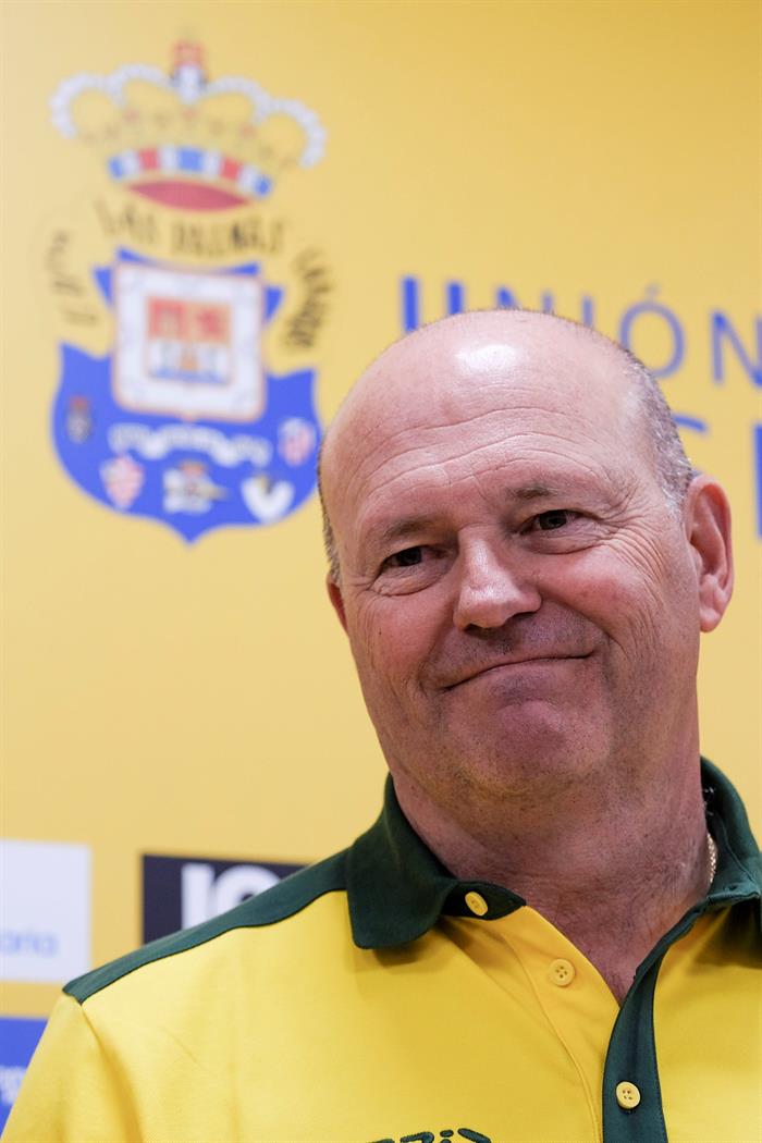 Pepe Mel: "Al Real Madrid le hablé de Pedri pero el Barcelona fue más valiente y se lo llevó" Pepe Mel: "Al Real Madrid le hablé de Pedri pero el Barcelona fue más valiente y se lo llevó"