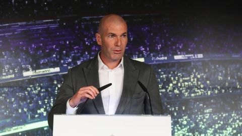 Zidane durante la su presentación con el Real Madrid