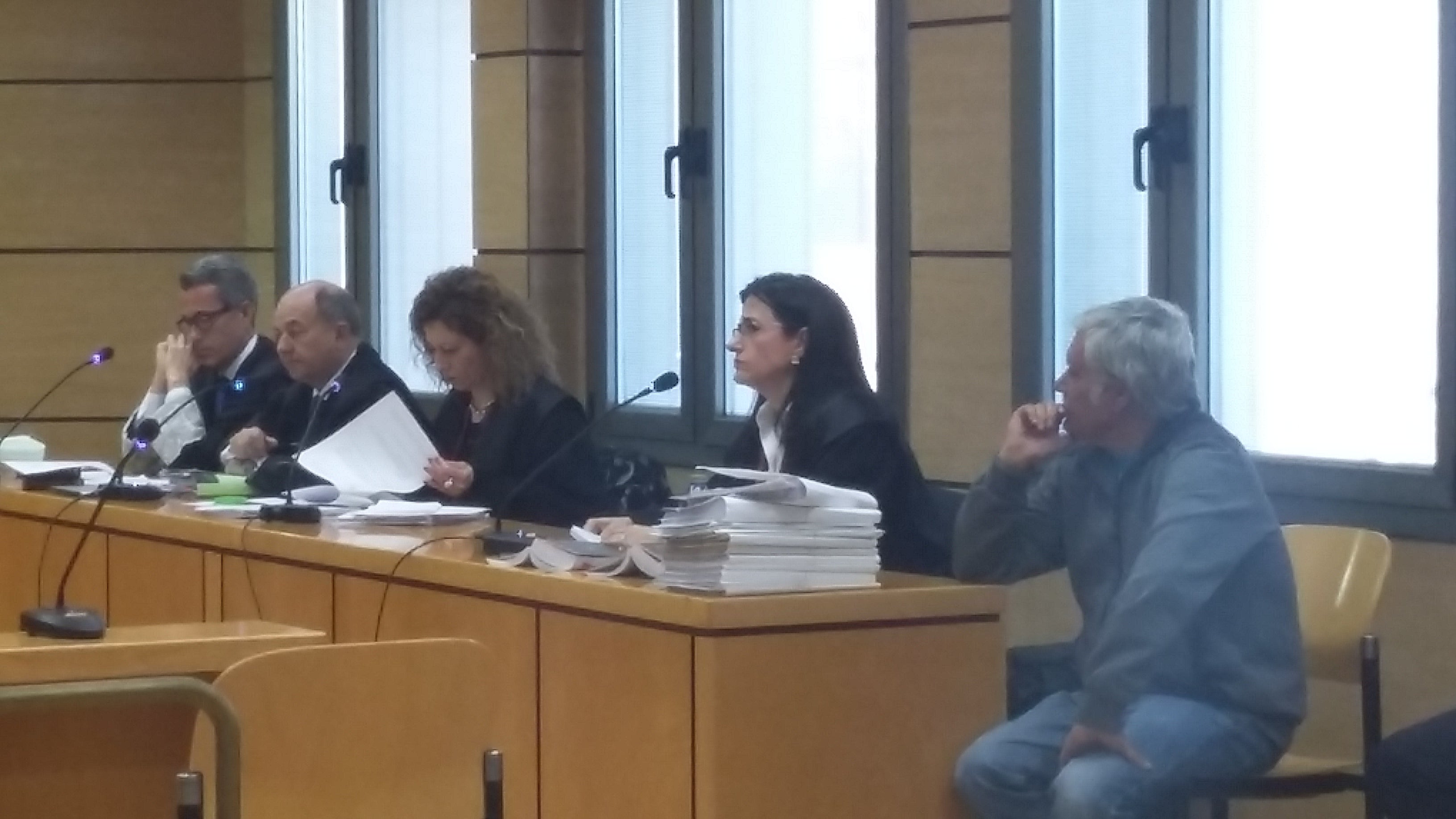 La defensa dice que el acusado de matar a su mujer e hijastra en Daimiel sufría trastornos mentales y pide su indulto La defensa dice que el acusado de matar a su mujer e hijastra en Daimiel sufría trastornos mentales y pide su indulto