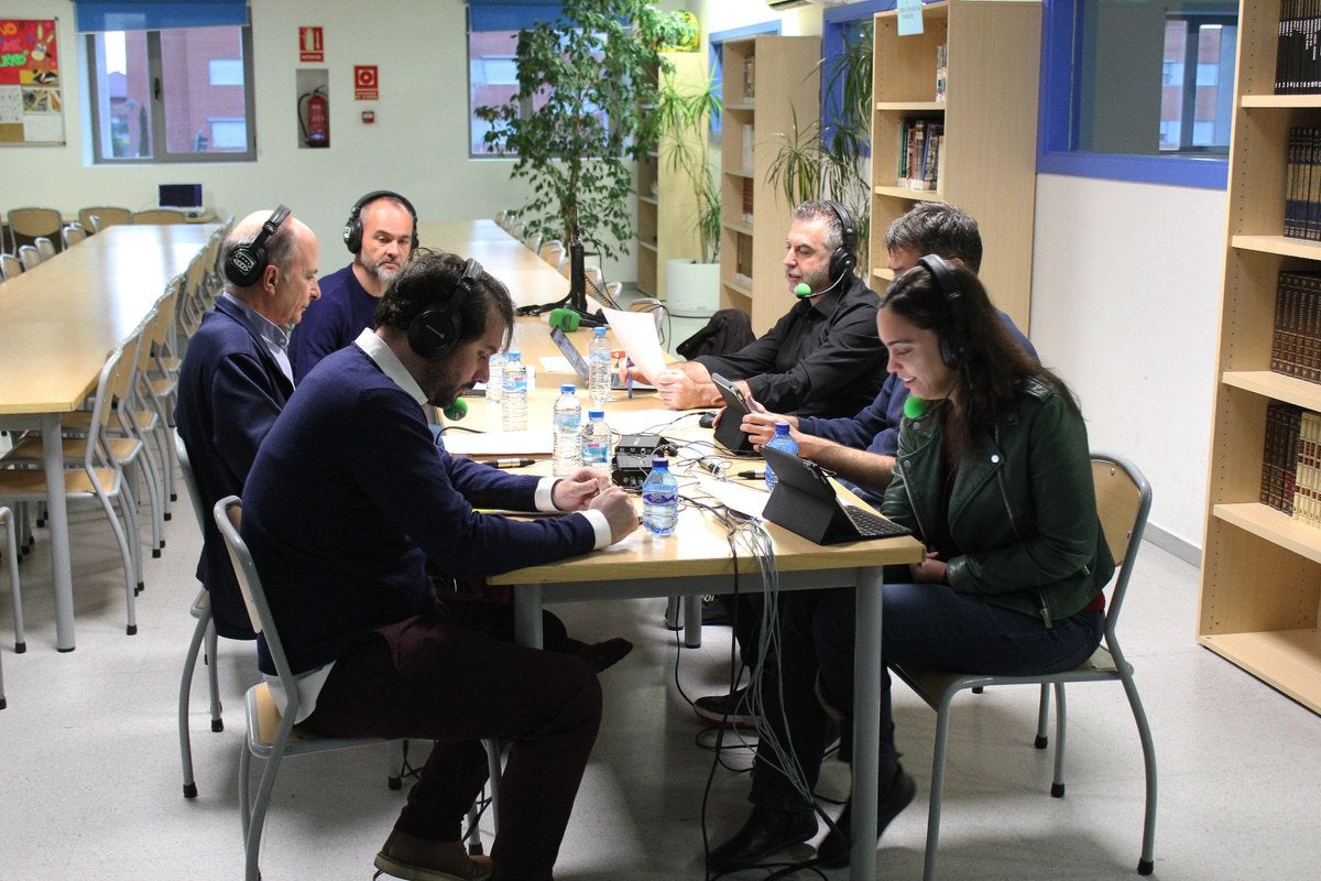 La España que madruga, desde la biblioteca del Colegio Miramadrid de Paracuellos del Jarama La España que madruga, desde la biblioteca del Colegio Miramadrid de Paracuellos del Jarama