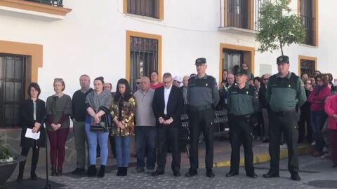 Concentraci&oacute;n en Estepona en repulsa por el asesinato de una mujer presuntamente a manos de su marido