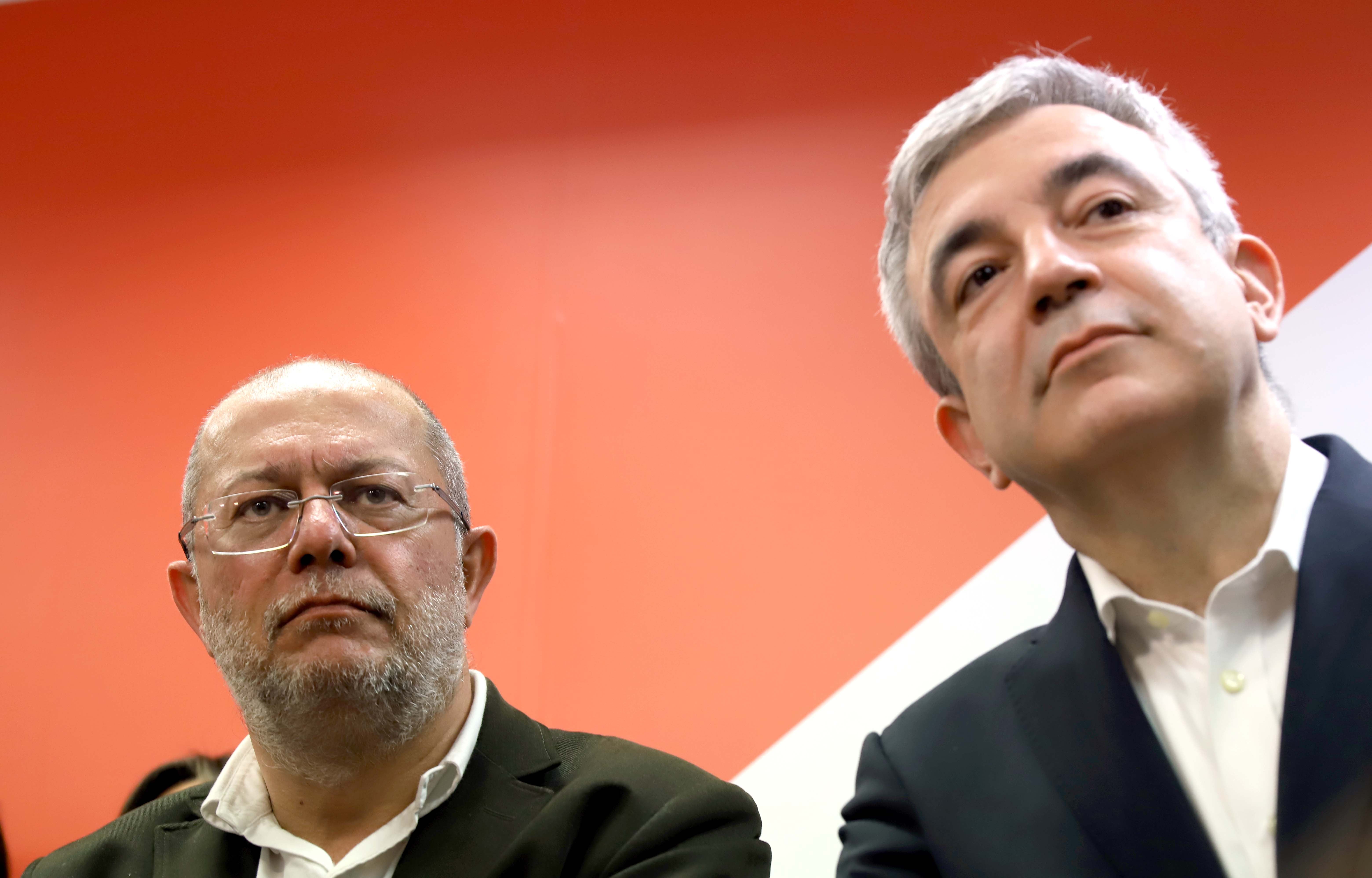 Igea niega diferencias de criterio con Rivera y condiciona su apoyo al PSOE a lo que determine la dirección Igea niega diferencias de criterio con Rivera y condiciona su apoyo al PSOE a lo que determine la dirección