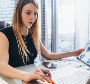 Mujer trabajando Mujer trabajando