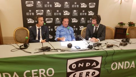 Sergio Canales, en El Transistor con De la Morena y Esteban Granero en la 'Cena Pirata'. 