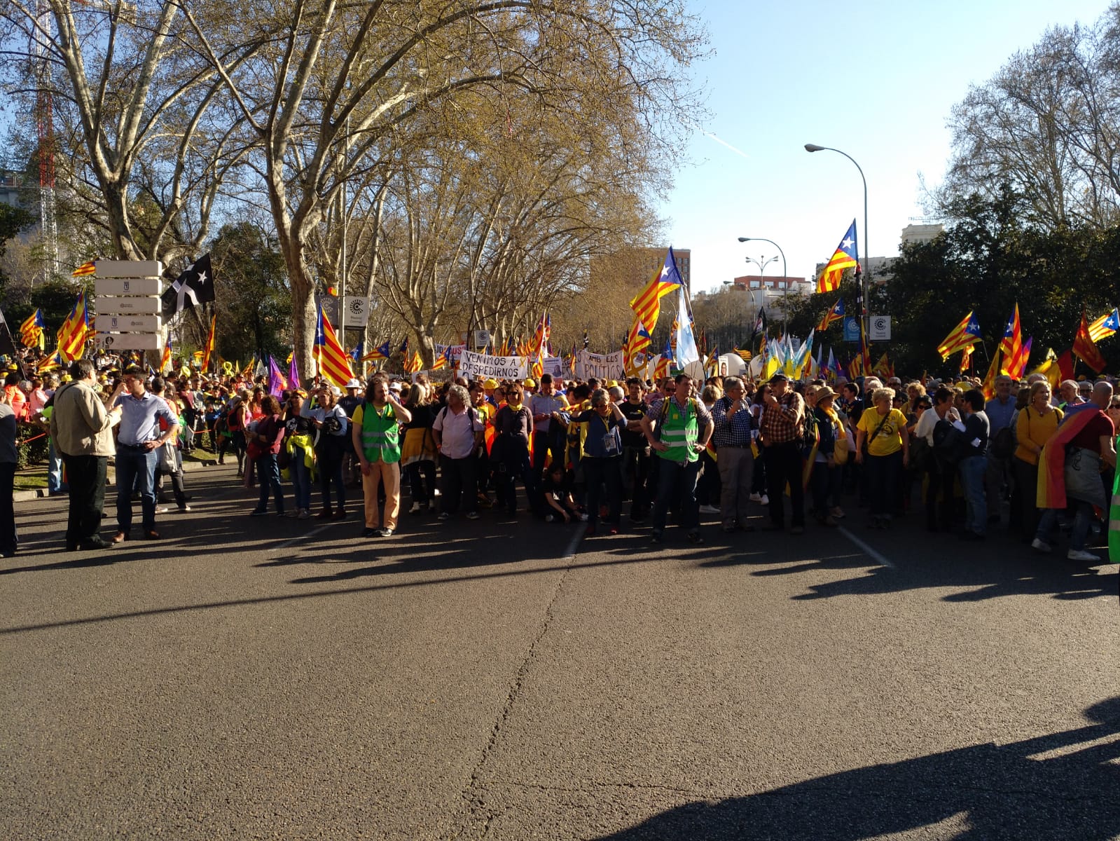 Miles de personas protestan en Madrid contra el juicio al 'procés' Miles de personas protestan en Madrid contra el juicio al 'procés'