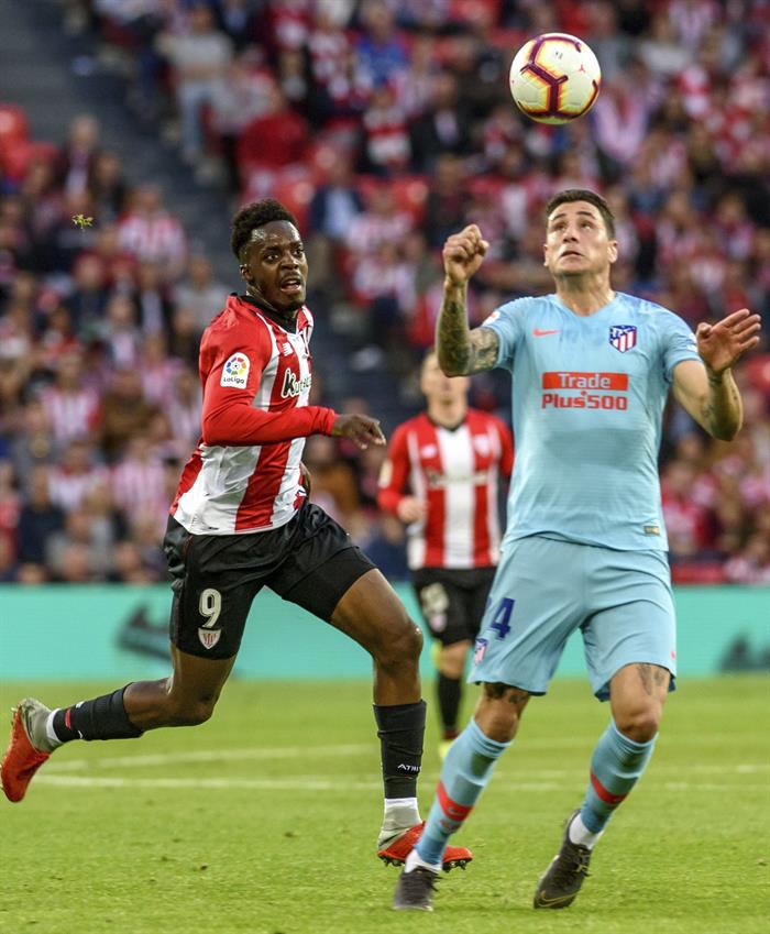 El Atlético de Madrid pierde en San Mamés y se complica la Liga en su peor semana El Atlético de Madrid pierde en San Mamés y se complica la Liga en su peor semana