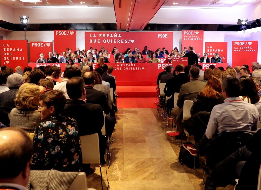 Sánchez limpia las listas propuestas por Andalucía y Susana Díaz acata, pero "toma nota" Sánchez limpia las listas propuestas por Andalucía y Susana Díaz acata, pero "toma nota"