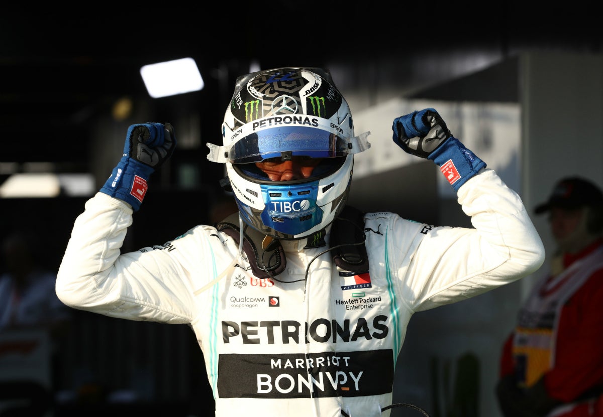 Bottas vuela con el Mercedes para ganar en Australia con Carlos Sainz rompiendo el motor del McLaren Bottas vuela con el Mercedes para ganar en Australia con Carlos Sainz rompiendo el motor del McLaren