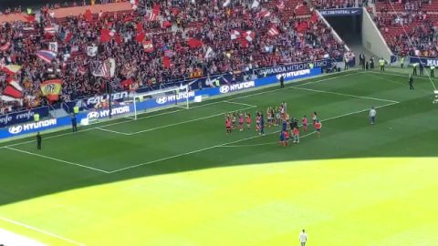 Las jugadoras del Atl&eacute;tico dan las gracias a la afici&oacute;n