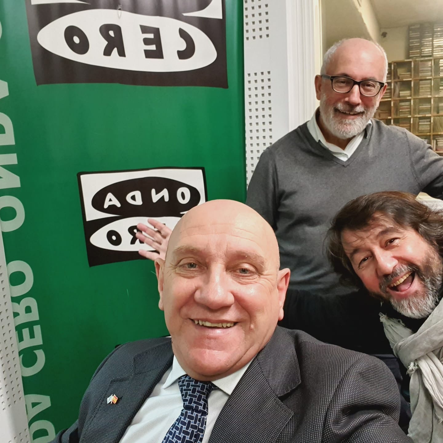 A tertulia "Locos por incordiar" A tertulia "Locos por incordiar"