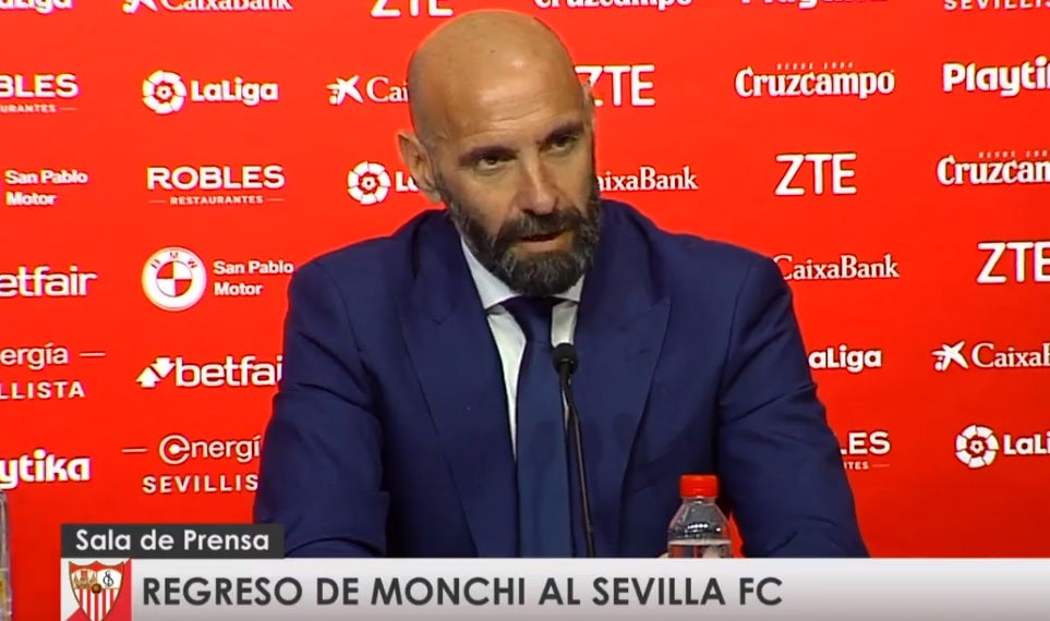 Monchi: "Prometer títulos no es mi estilo, pero el Sevilla va a crecer en todos los aspectos" Monchi: "Prometer títulos no es mi estilo, pero el Sevilla va a crecer en todos los aspectos"