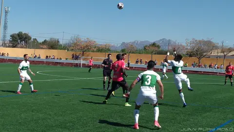 Imagen del encuentro entre el Ilicitano y el Joven Español, en la Ciudad Deportiva de San Vicente. ILICITANO