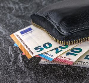 Gana un premio de 750 euros por excelencia académica y Hacienda le reclama el 19% Gana un premio de 750 euros por excelencia académica y Hacienda le reclama el 19%