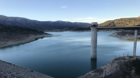 Denuncian filtraciones en el embalse 