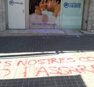 Pintada frente a la sede del PP Pintada frente a la sede del PP