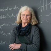 Karen Uhlenbeck primera mujer que recibe el nobel de las matematicas