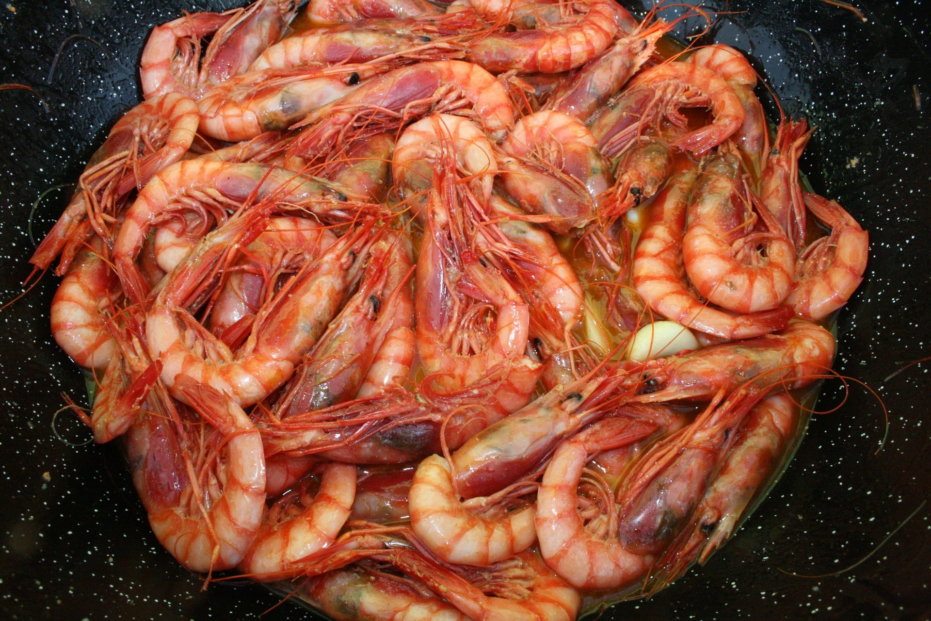 Divulga que algo queda: ¿Por qué las gambas se ponen rojas al cocerlas? Divulga que algo queda: ¿Por qué las gambas se ponen rojas al cocerlas?