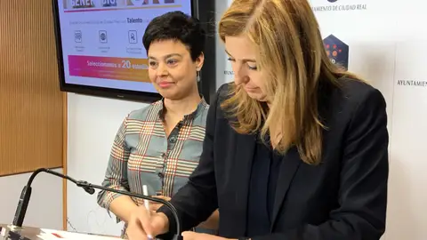 Firma del convenio entre Zamora y Carretero Firma del convenio entre Zamora y Carretero