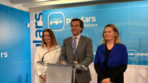 El presidente del PP balear, Biel Company, junto a Marga Prohens y Maria Salom. El presidente del PP balear, Biel Company, junto a Marga Prohens y Maria Salom.