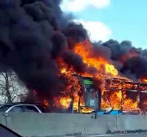 Ataque a un autobús de menores Ataque a un autobús de menores
